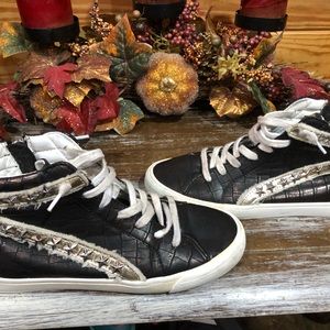 VINTAGE HAVANA ladies black hi top size 7 1/2 .